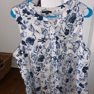 Floral buttoned blouse